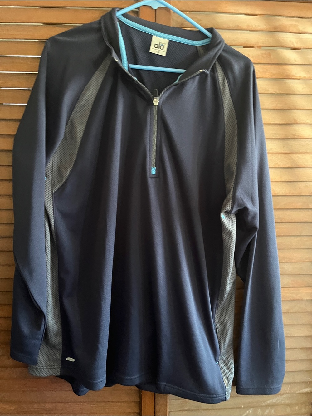 ALO Yoga Men’s Navy and Gray Half-Zip Performance Pullover
